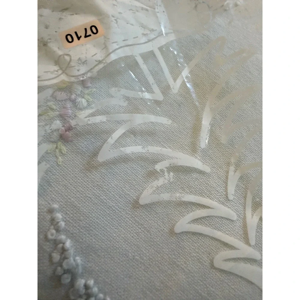 Vintage Embroidered‎ Linen Doily Set Crochet Lace Edge Round 9.5